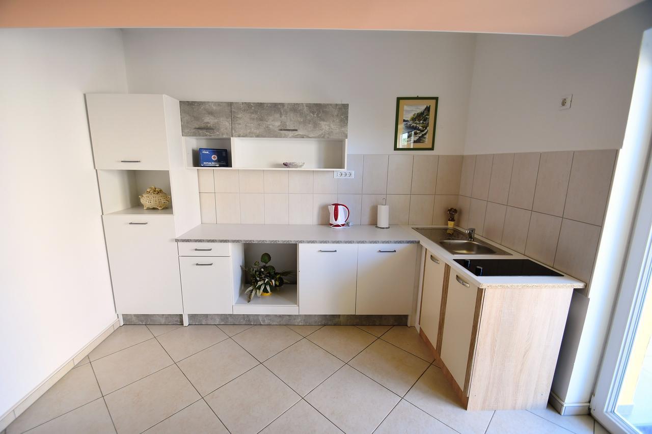 Apartment Mirjana 2 Rijeka Bagian luar foto